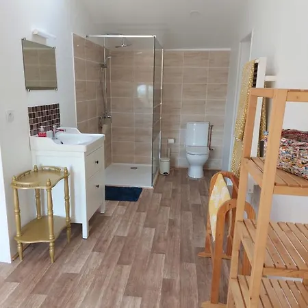 Maison Rouge Nocleg ze śniadaniem 3*