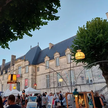 Maison Rouge Nocleg ze śniadaniem Saint-Jean-dʼAngély