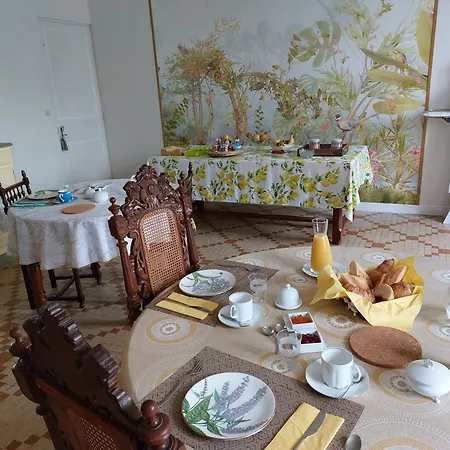 Maison Rouge 3* Saint-Jean-dʼAngély