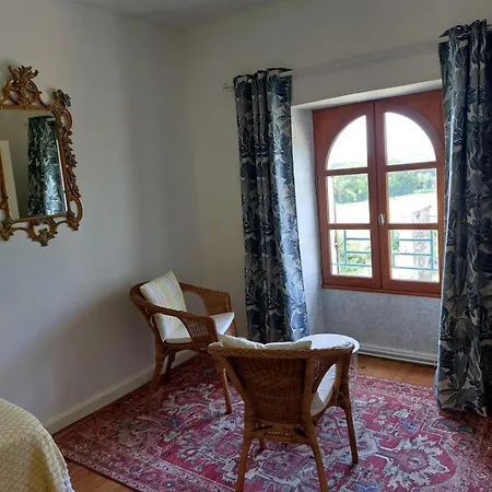 Maison Rouge Nocleg ze śniadaniem 3*