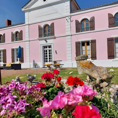 Nocleg ze śniadaniem Maison Rouge 3*