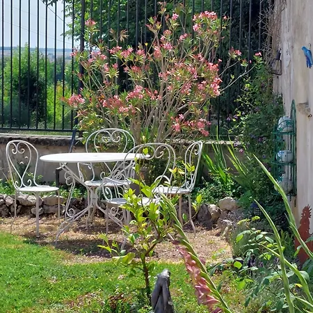 Maison Rouge 3* Saint-Jean-dʼAngély