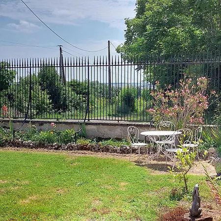 Maison Rouge 3* Saint-Jean-dʼAngély