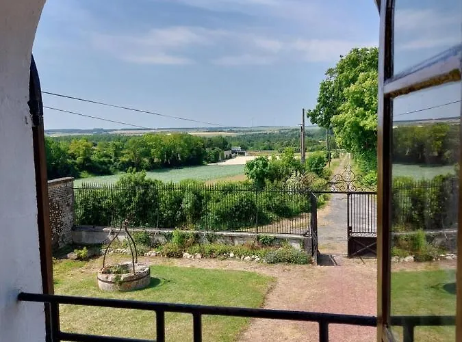 Maison Rouge Bed & Breakfast 3*