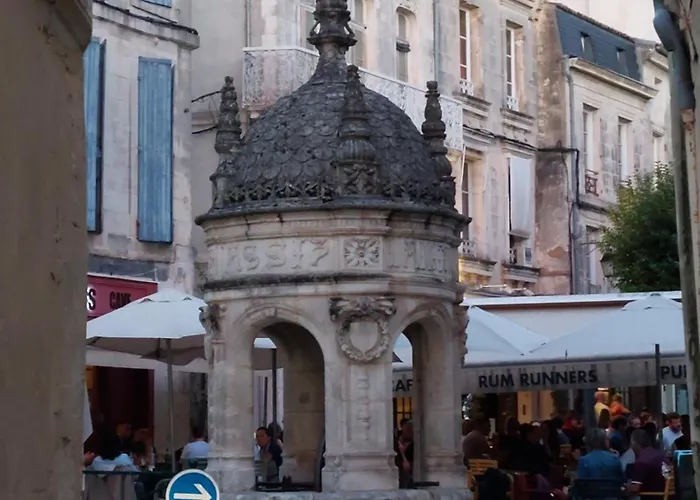 Bed & Breakfast Maison Rouge 3*