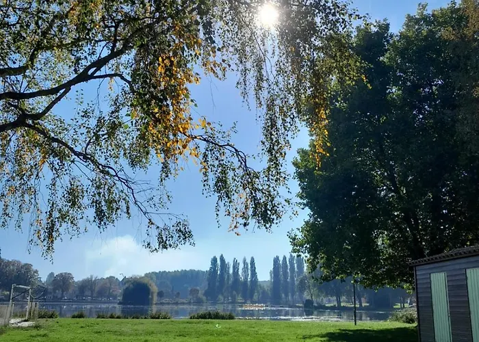 Maison Rouge Bed & Breakfast 3*