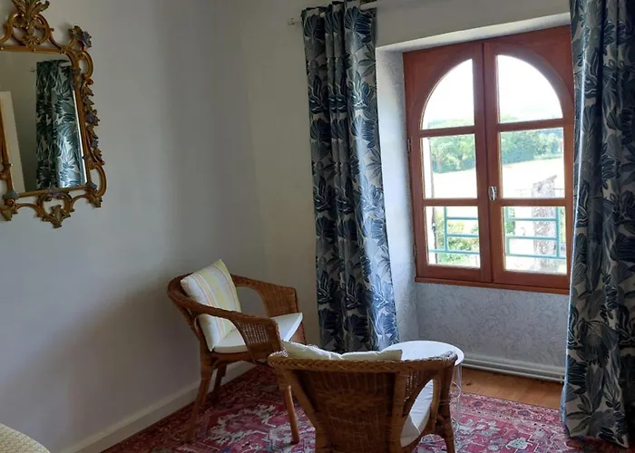 Maison Rouge Bed & Breakfast 3*