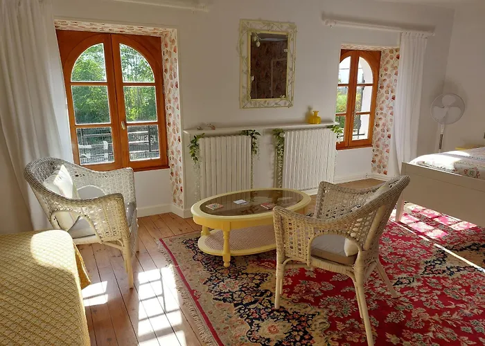 Maison Rouge Bed & Breakfast